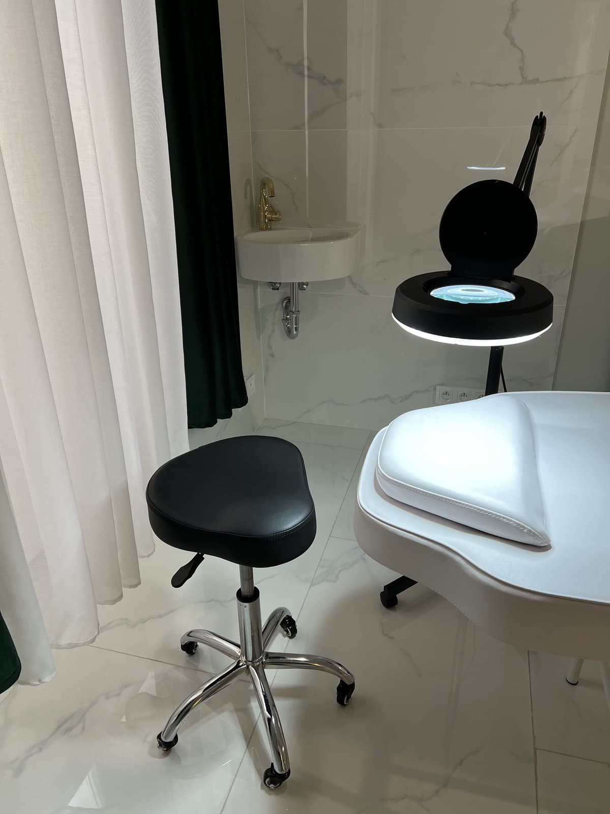 MEDULLA salon interior